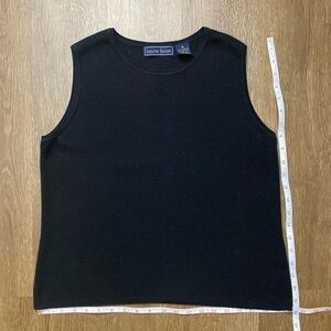 Laura Scott medium black sweater vest